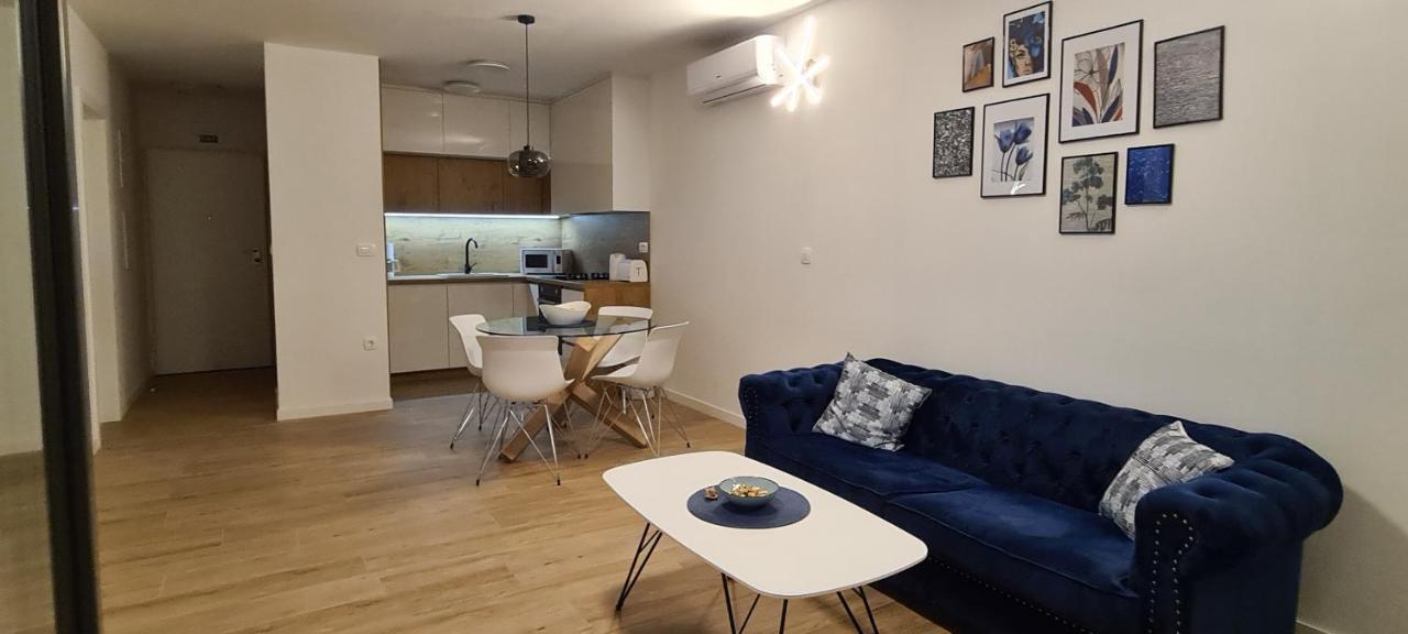 Apartman Marcelina 1 With Private Pool โตรกีร์ ภายนอก รูปภาพ