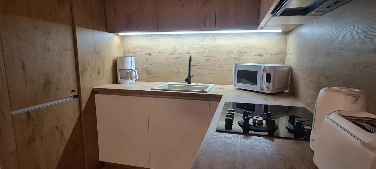 Apartman Marcelina 1 With Private Pool โตรกีร์ ภายนอก รูปภาพ