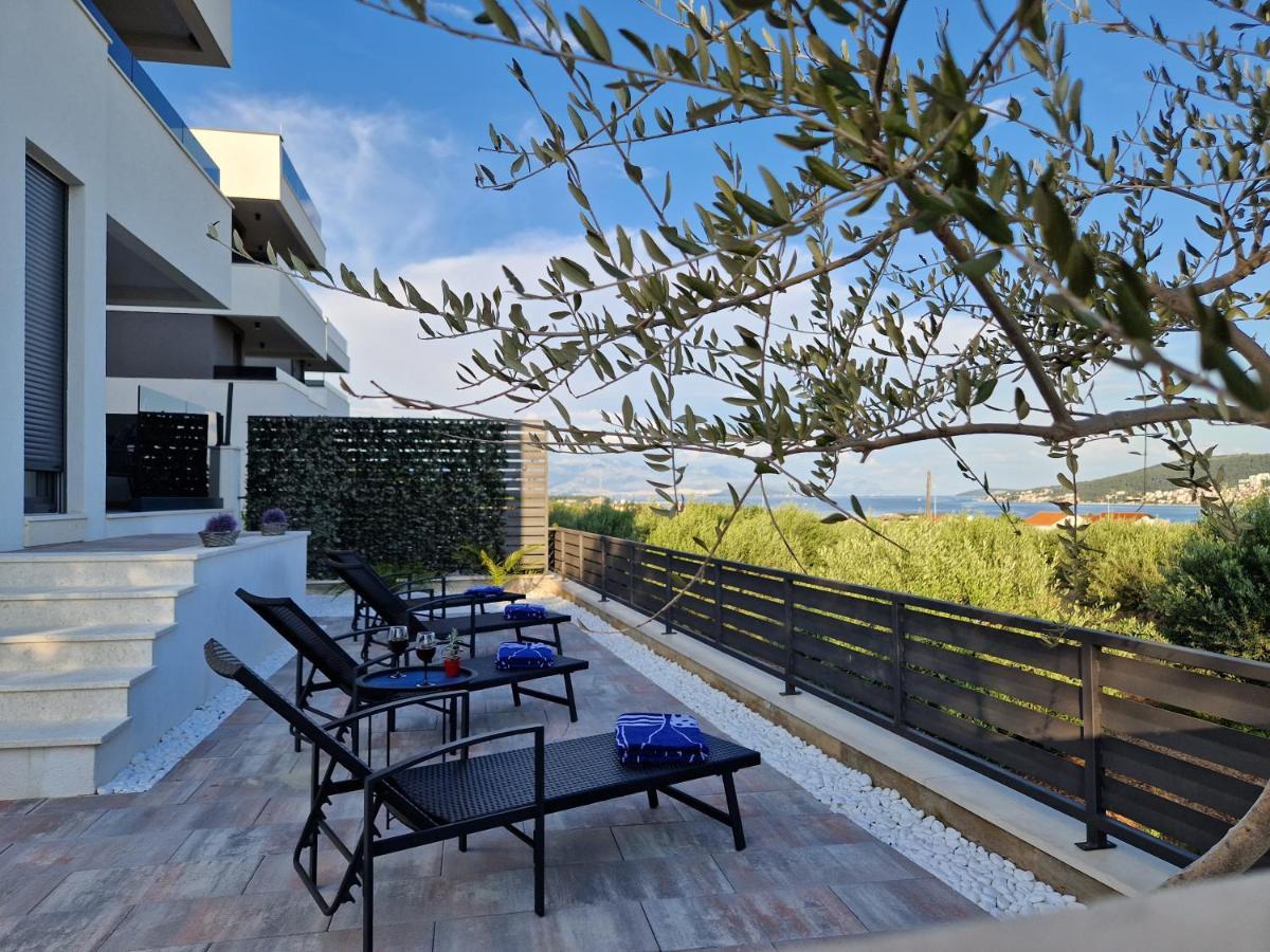 Apartman Marcelina 1 With Private Pool โตรกีร์ ภายนอก รูปภาพ