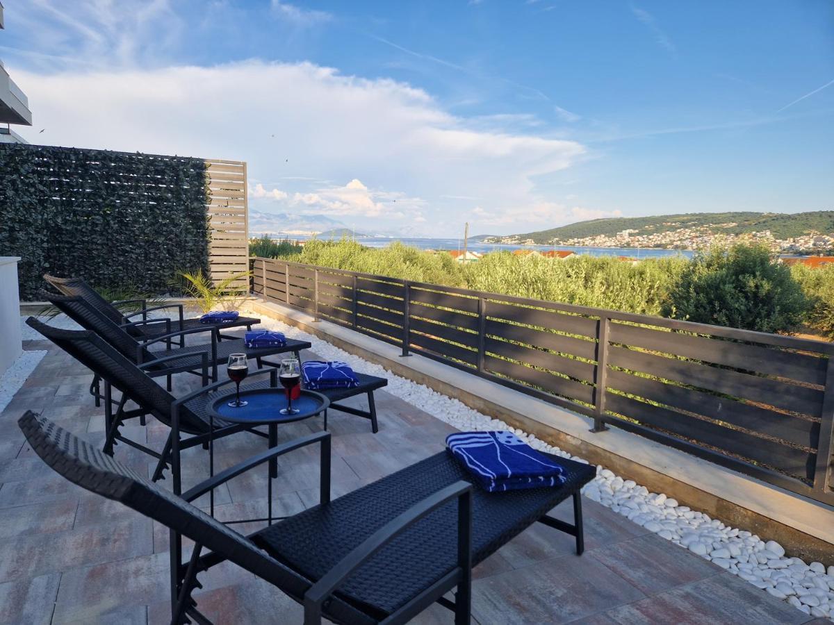Apartman Marcelina 1 With Private Pool โตรกีร์ ภายนอก รูปภาพ